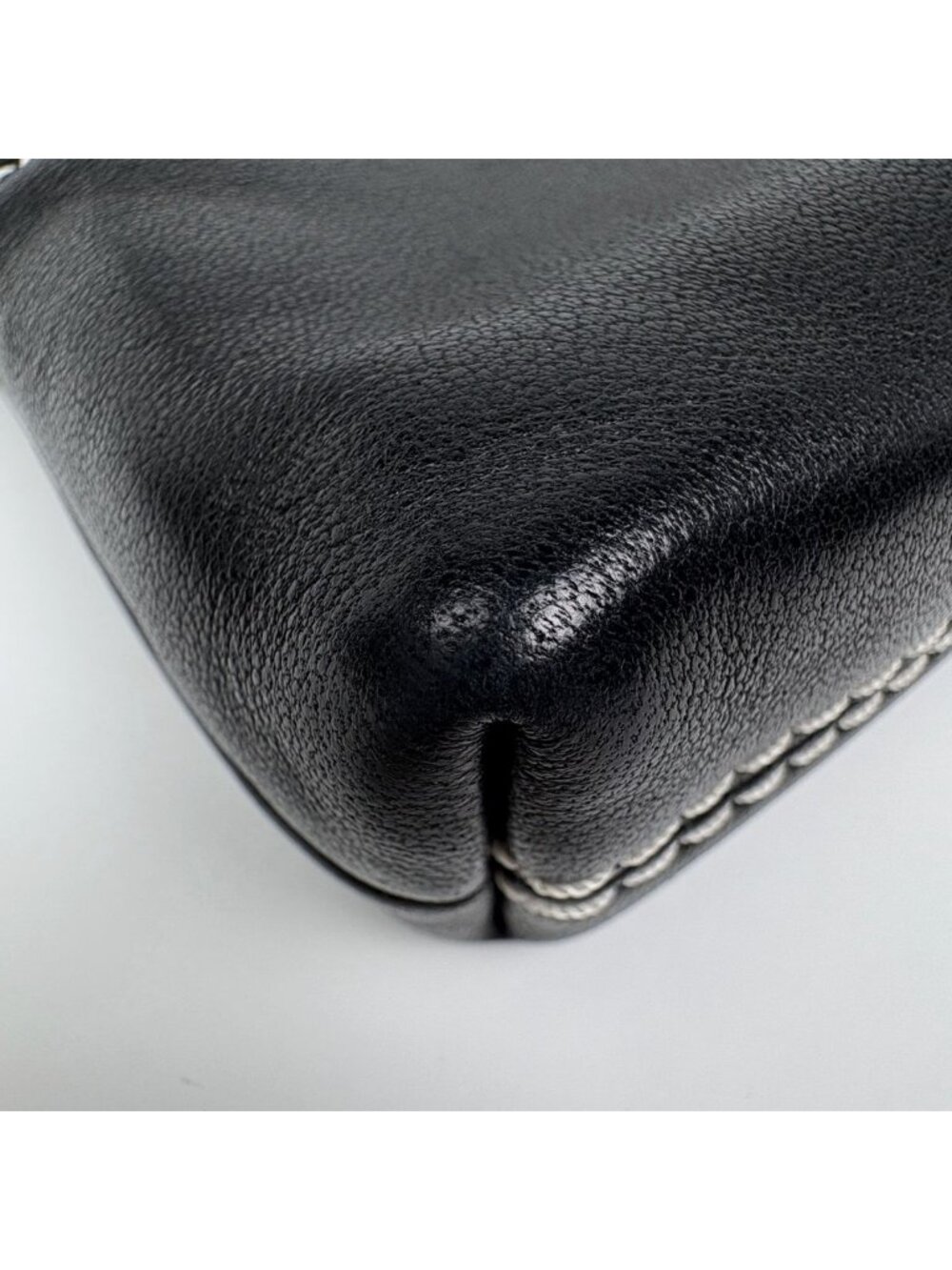 Chanel Logo Che Handbag Pouch Leather Black - Picture 3 of 8
